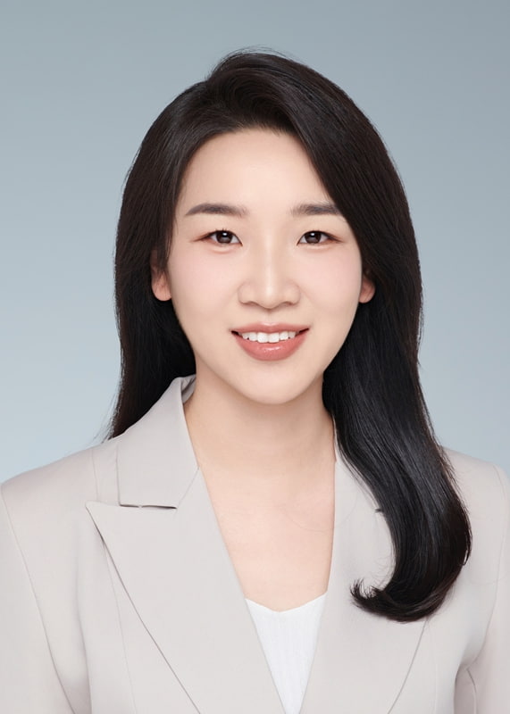 杨丽岩.jpg